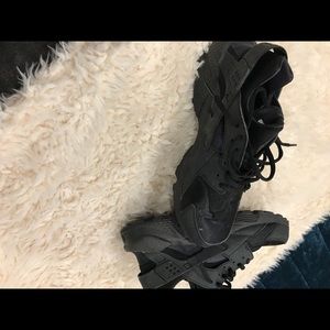 Nike Air Women’s Huarache sneakers size 10